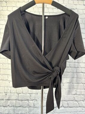 NWOT Women’s Black Ribbed Wrap Tie Crop Top size Large